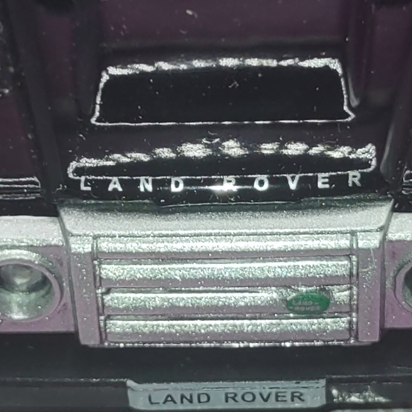 Land Rover - Picture 1 of 5